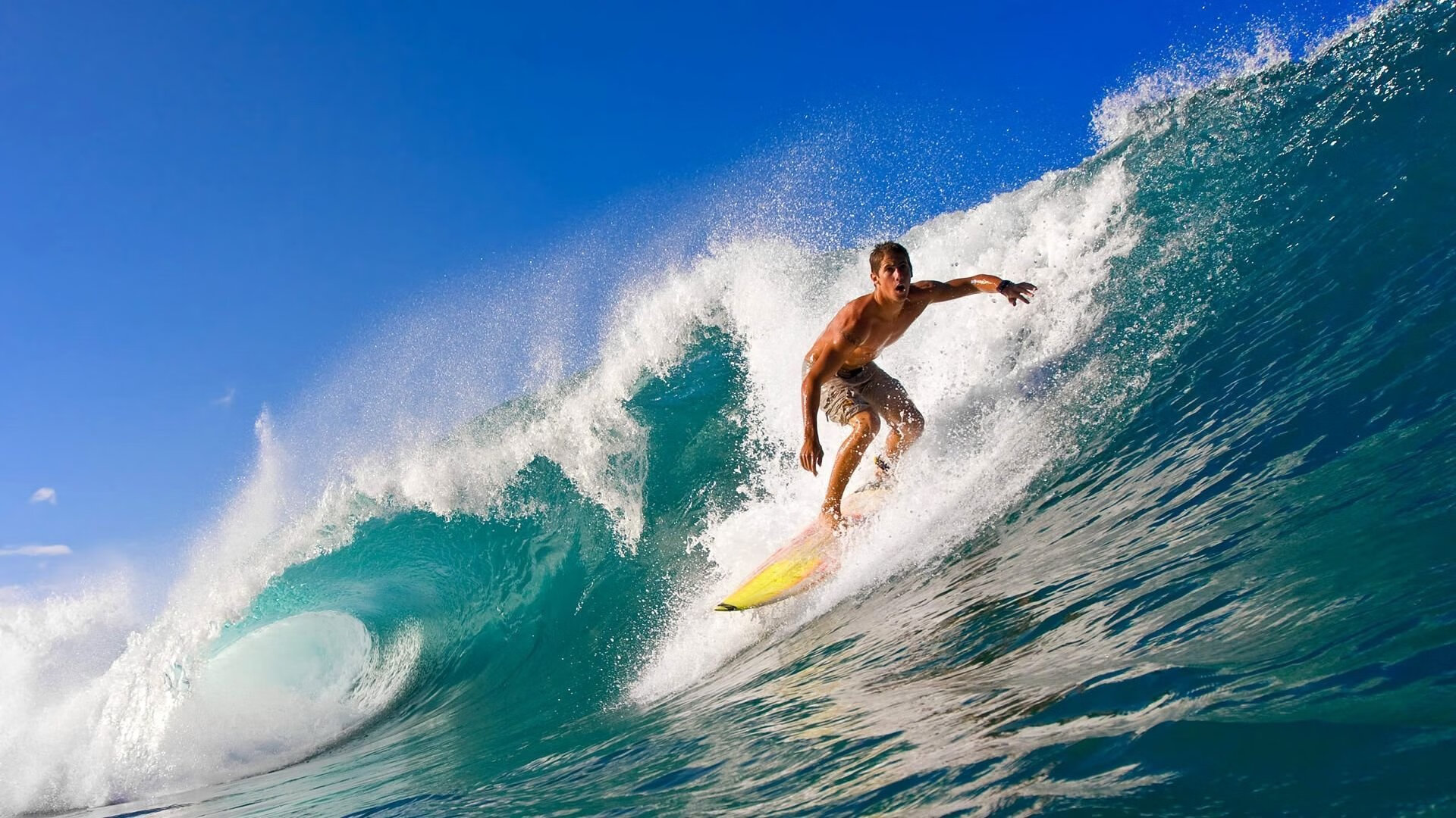 铁壁之前，巨神降临，恩比德如何用毁灭性表演点燃东决之夜