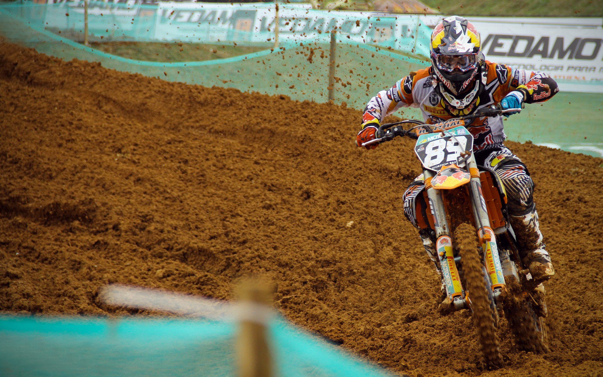 F1新赛季揭幕战惊现奇才战术？上海队悬念背后的真正焦点与未来博弈