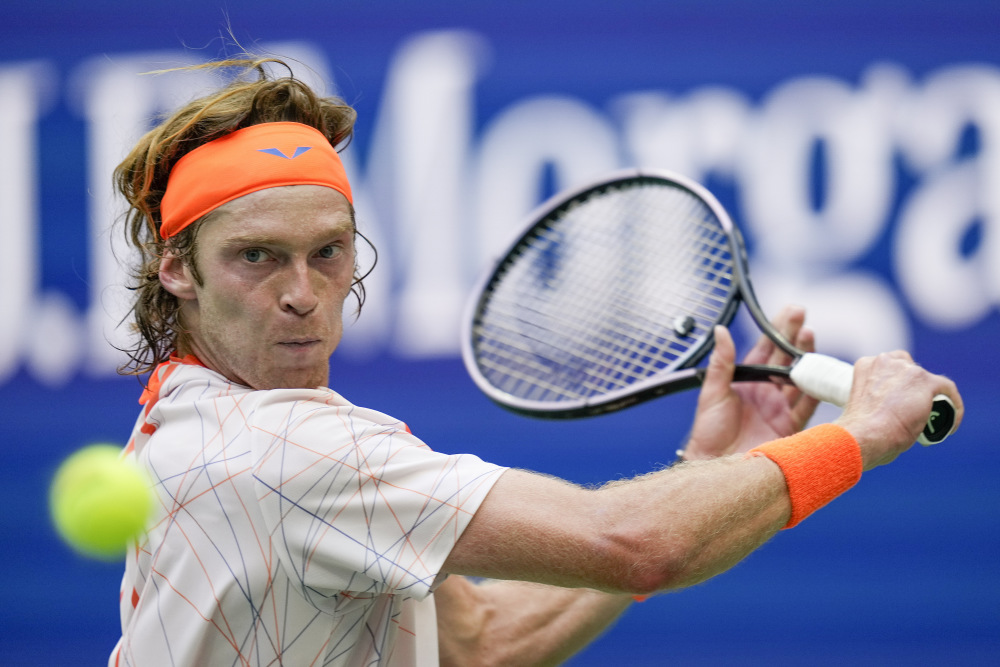 美网完胜戴维斯杯，梅德韦杰夫点燃赛场